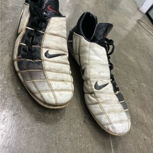 Vintage Nike Total 90 Zoom Air soccer Cleats in White and Black Colorway